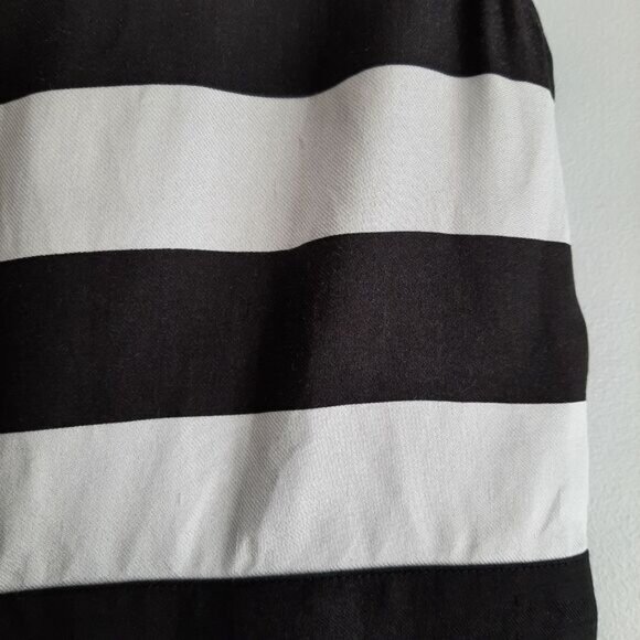 CLUB MONACO Sleeveless Shell Top Strippe Pattern B&W Crewneck Sz S Flawed - Picture 11 of 16